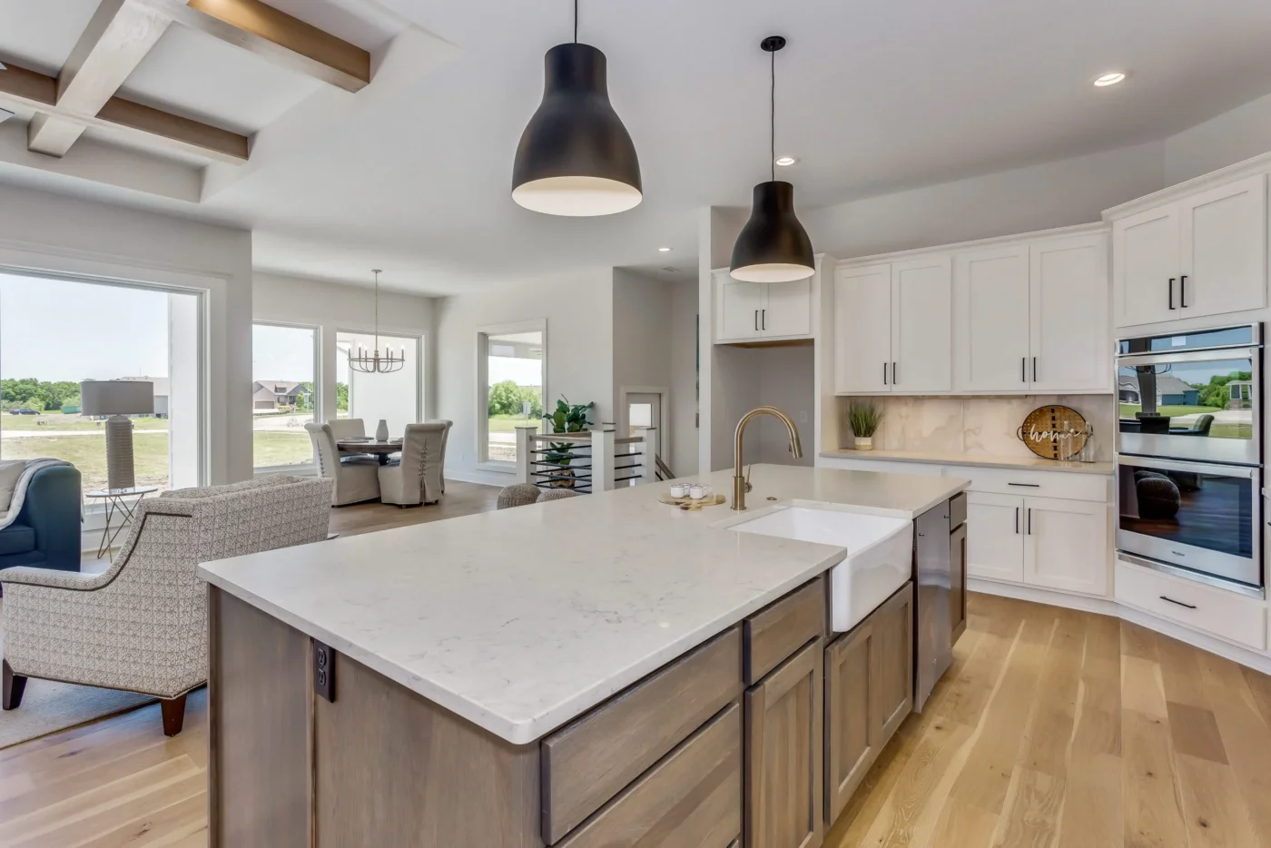 Summerset Terrace Farmhouse Full Kitchen