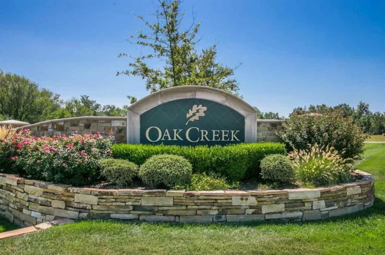 Oak Creek Community Entry