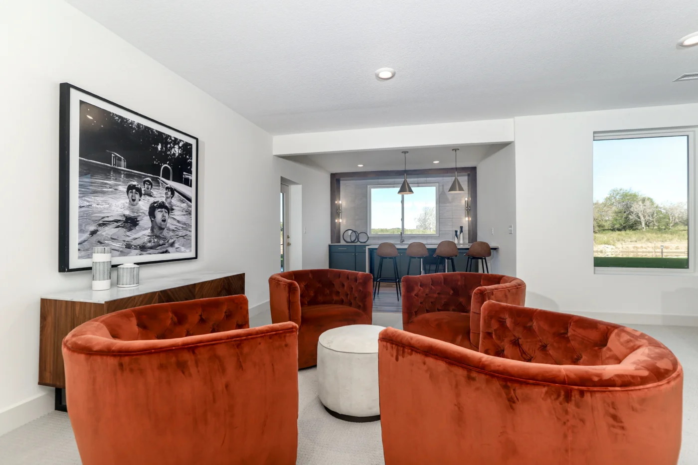 Basement Sitting Area & Bar