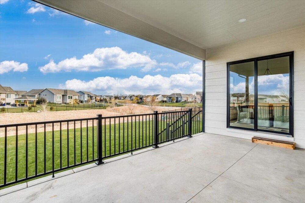 1118 W Lakeway Ct 24